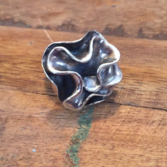 Silpada R1809 RETIRED Flower Bloom Ring - Picture 1 of 6